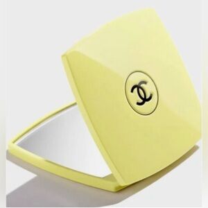 🛍️NIB CHANEL Double Facettes Mirror in Yellow